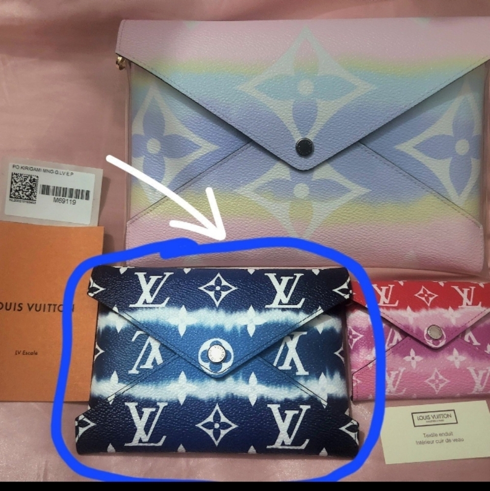 *SOLD* Louis Vuitton Escale Medium Blue